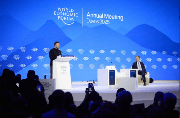 다보스 포럼에서 연설하는 젤렌스키 대통령/사진출처:우크라 대통령실