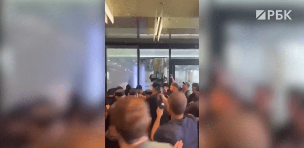 와일드베리스 사옥 충돌 장면/현지 매체 동영상 캡처