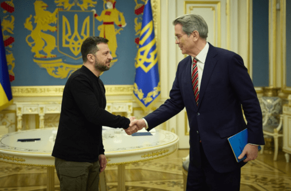 젤렌스키 대통령이 12일 베센트 미 재무장관과 만나는 장면/사진출처:우크라 대통령실 사이트