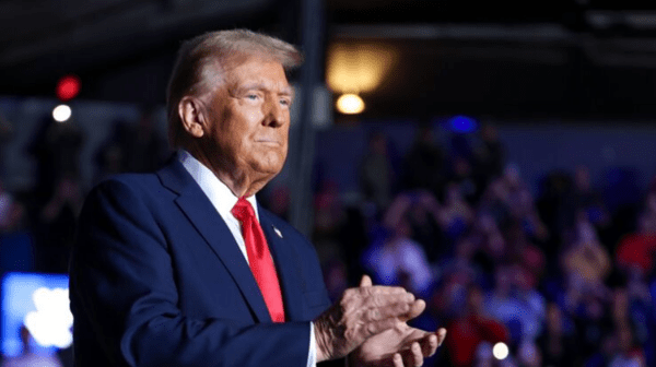 트럼프 대통령은 우크라 전쟁 원인에 대한 헤그세스 국방장관의 발언을 감쌌다/사진출처:페이스북