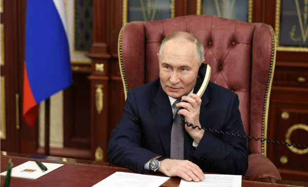 푸틴 대통령의 전화 통화/사진출처:크렘린.ru