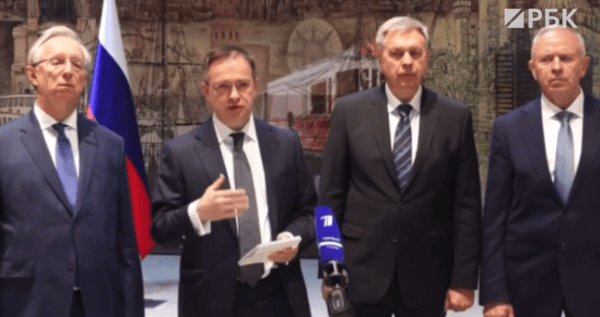 협상 결과를 발표하는 우크라이나(위)와 러시아 대표단/텔레그램, 현지 매체 영상 캡처