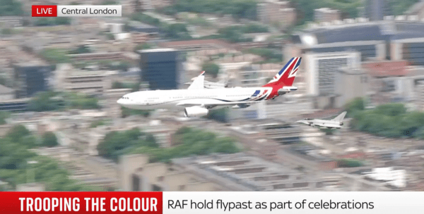영국의 트루핑 더 컬러 퍼레이드/스카이 뉴스 영상 캡처