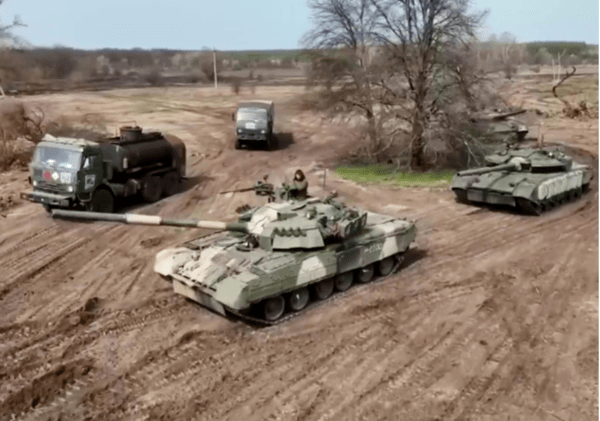 전쟁 초기, 우크라이나 수도 키예프를 향해 거침없이 진격하는 러시아군 탱크와 군사 장비들/텔레그램 캡처&nbsp;&nbsp;