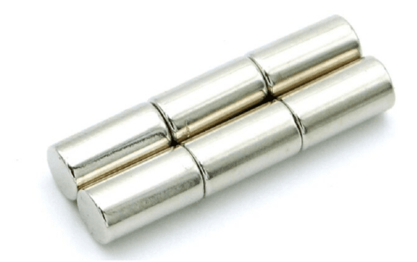 드론 모터에 사용되는 네오디뮴 자석. 중국이 독점생산하는 것으로 알려졌다/사진출처:robotclass.ru