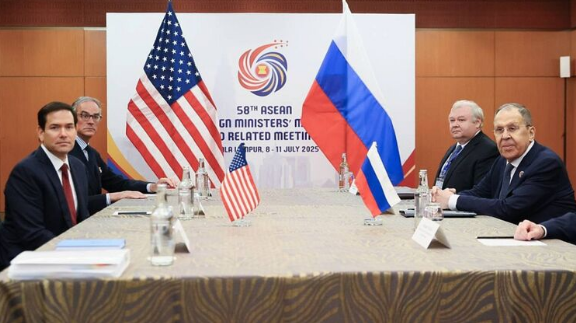 ARF에서 만난 미-러 외무장관/사진출처:러시아 외무부