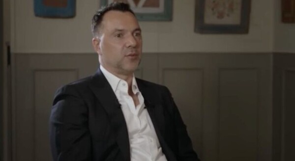 소브차크와 인터뷰하는 아레스토비치 전 고문/영상 캡처