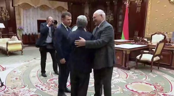 존 콜 미 대통령 특사를 만난 루카셴코 벨라루스 대통령/사진출처:텔레그램