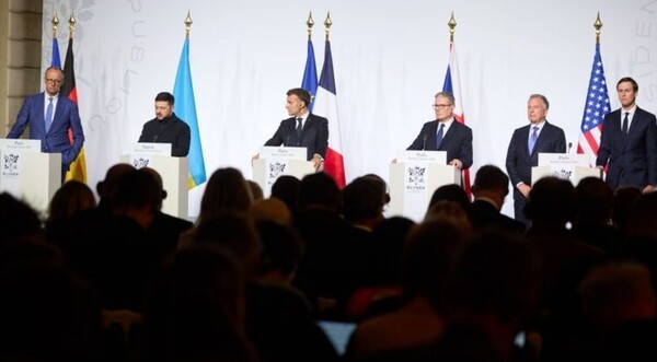 6일 파리에서 만난 젤렌스키 대통령, 유럽 정상들의 모습/사진출처:텔레그램@V_Zelenskiy_official