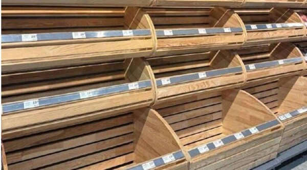 한계상황에 달한 키예프 수도권, 이르펜의 슈퍼마켓 진열대/사진출처:스트라나.ua