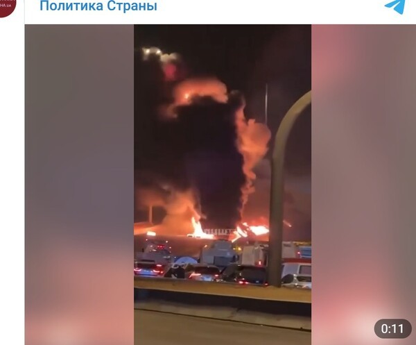 쿠웨이트주재 미국대사관이 이란 미사일 드론에 피격되는 것으로 추정되는 영상. 대사관은 폐쇄됐다/영상 캡처&nbsp;