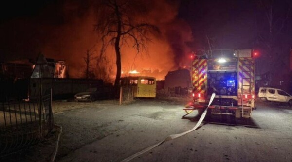 러시아군의 공습으로 불타는 키예프(키이우) 주변/사진출처:우크라 비상사태부